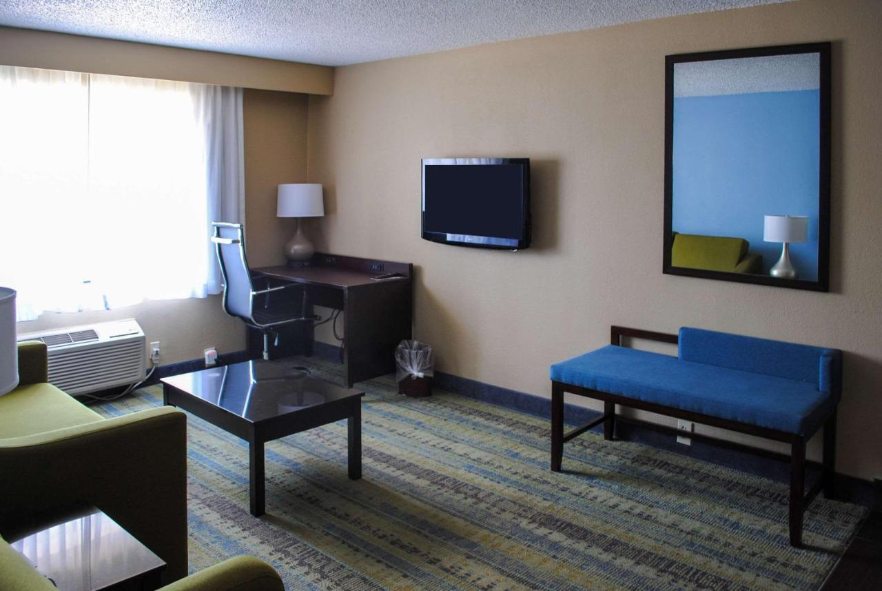 Clarion Hotel Conference Center - North Lexington Zewnętrze zdjęcie
