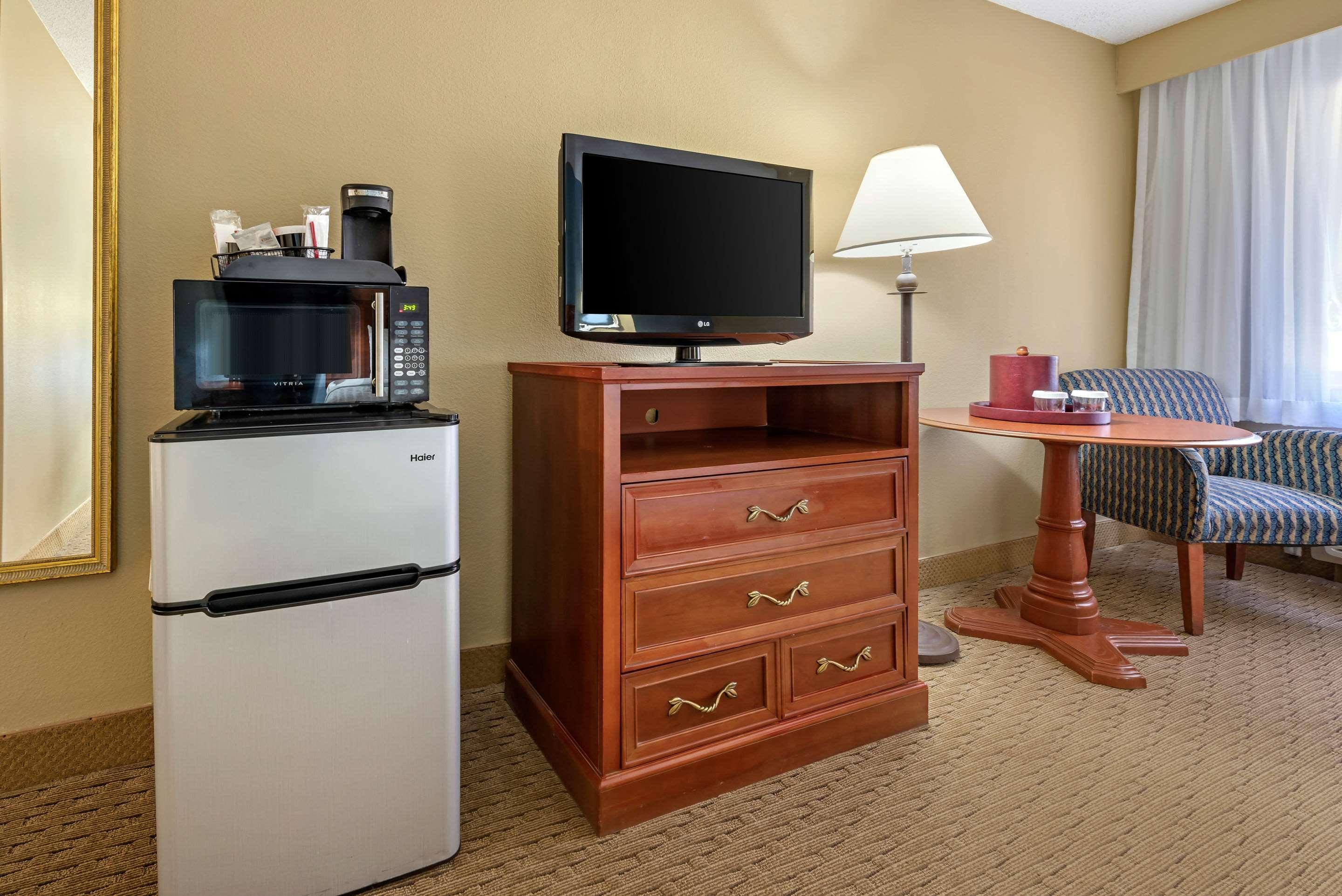 Clarion Hotel Conference Center - North Lexington Zewnętrze zdjęcie