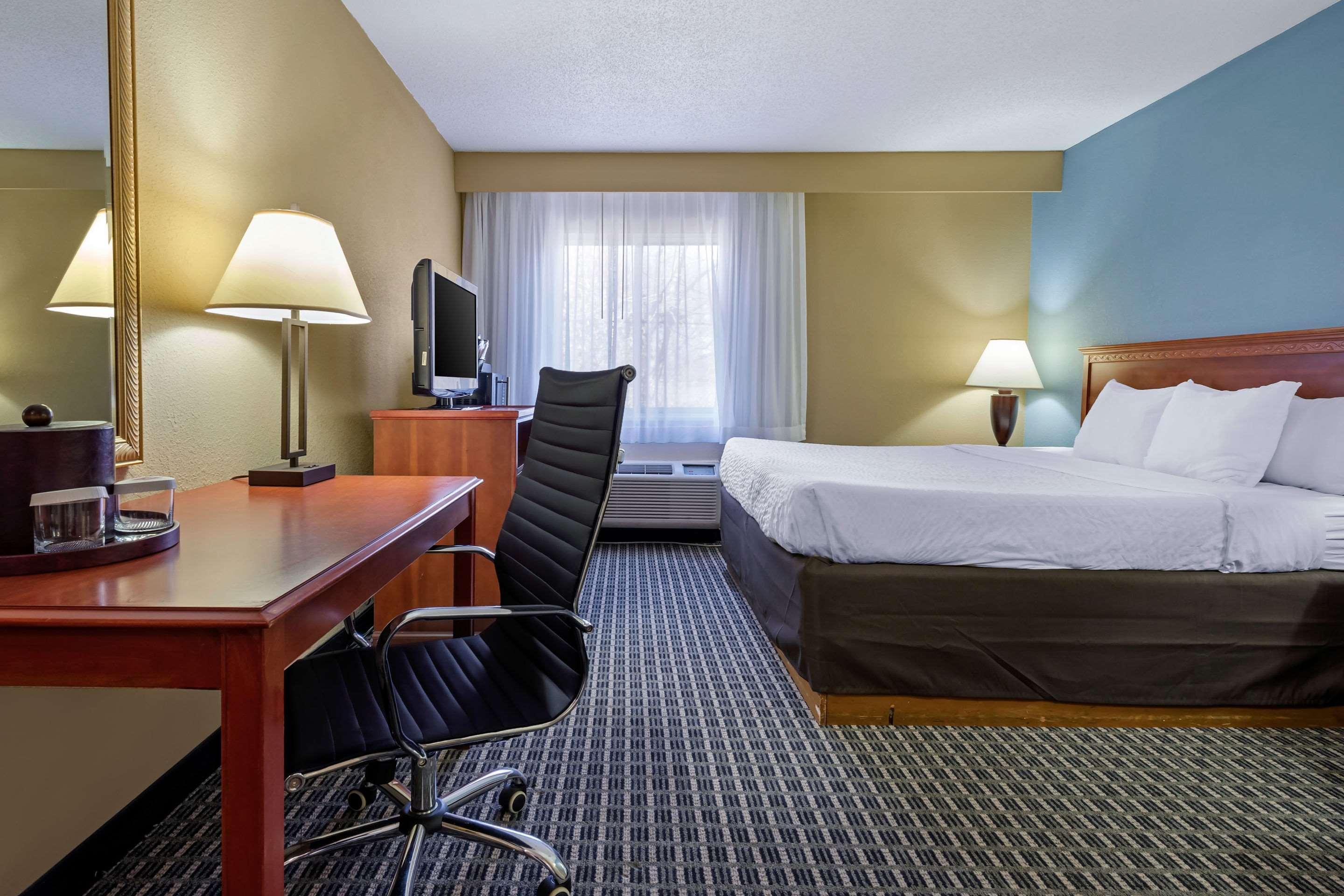 Clarion Hotel Conference Center - North Lexington Zewnętrze zdjęcie