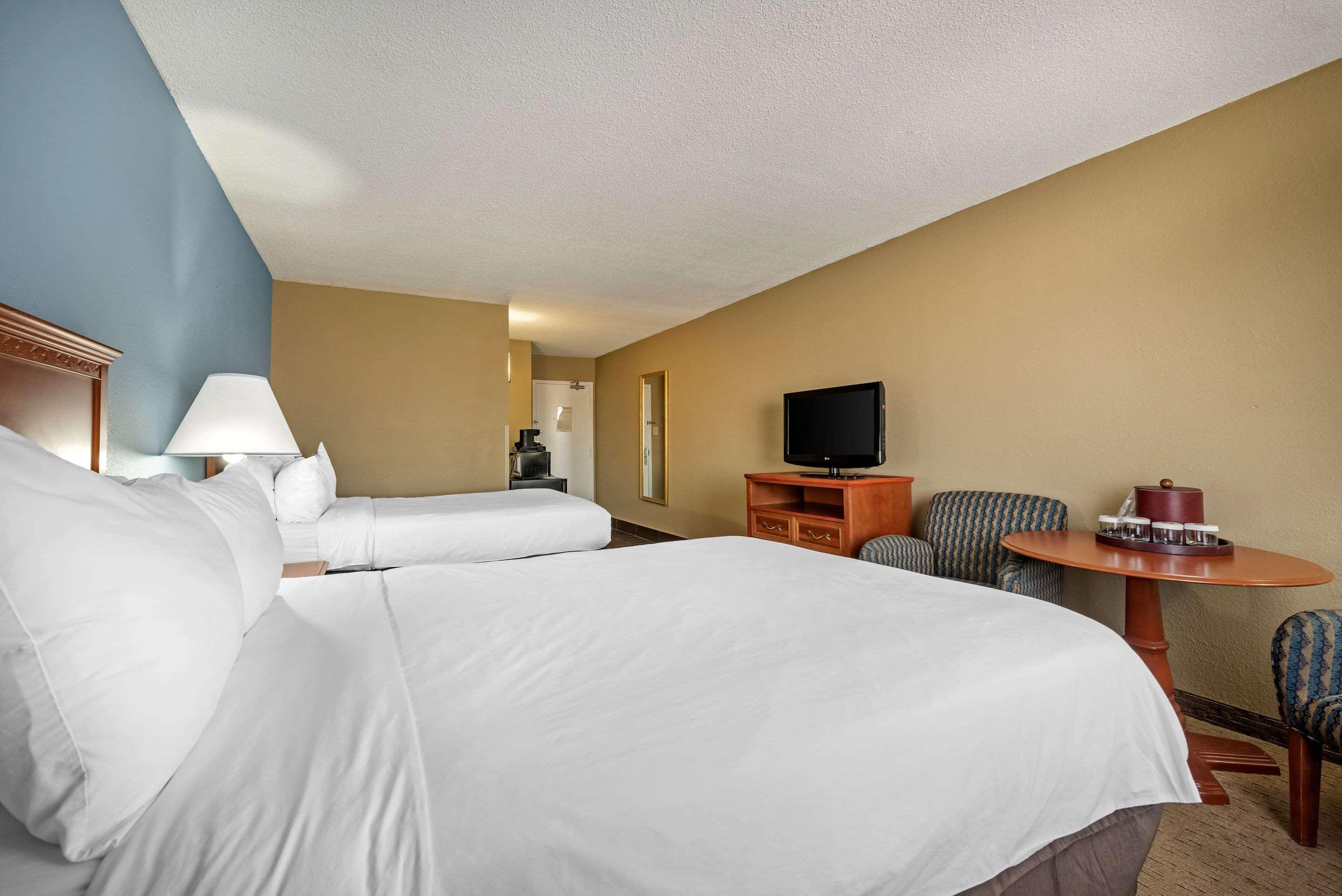 Clarion Hotel Conference Center - North Lexington Zewnętrze zdjęcie