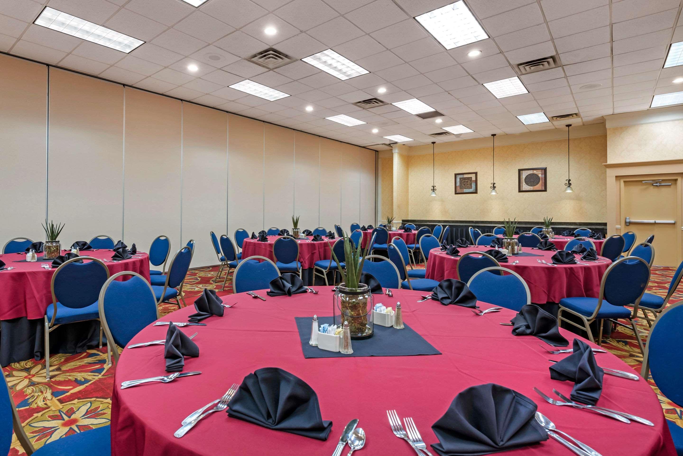 Clarion Hotel Conference Center - North Lexington Zewnętrze zdjęcie