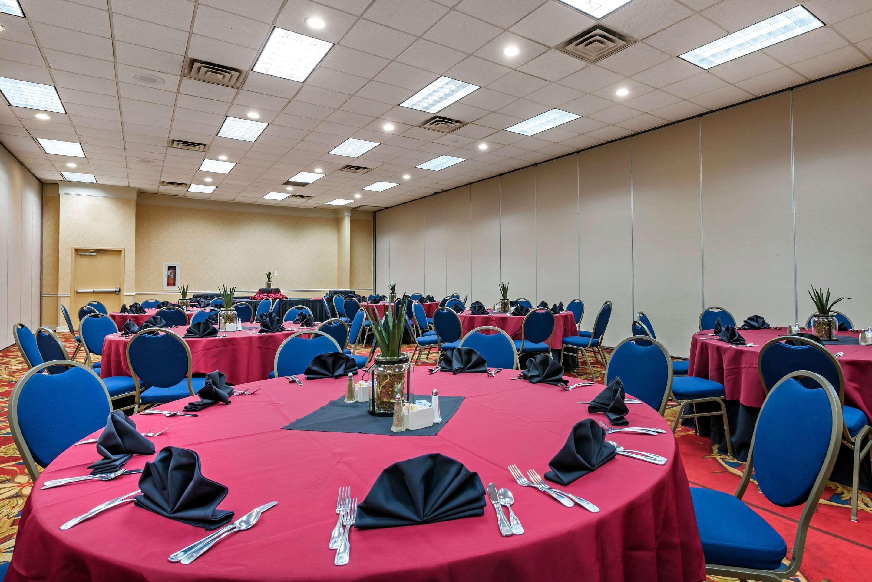 Clarion Hotel Conference Center - North Lexington Zewnętrze zdjęcie